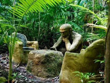 Sculpture on the Rainforest Hideaway Art Trail (flickr/sentience)