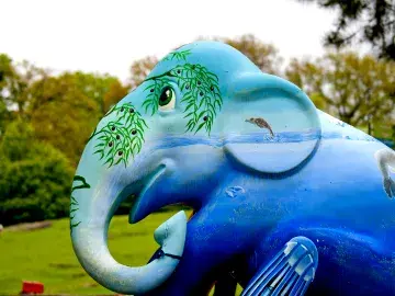 Painted elephant sculpture - flickr/mjk23 (CC BY 2.0)