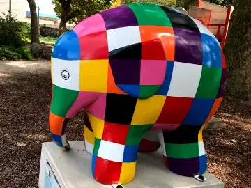 Elmer the elephant sculpture - flickr/londonmatt (CC BY 2.0)