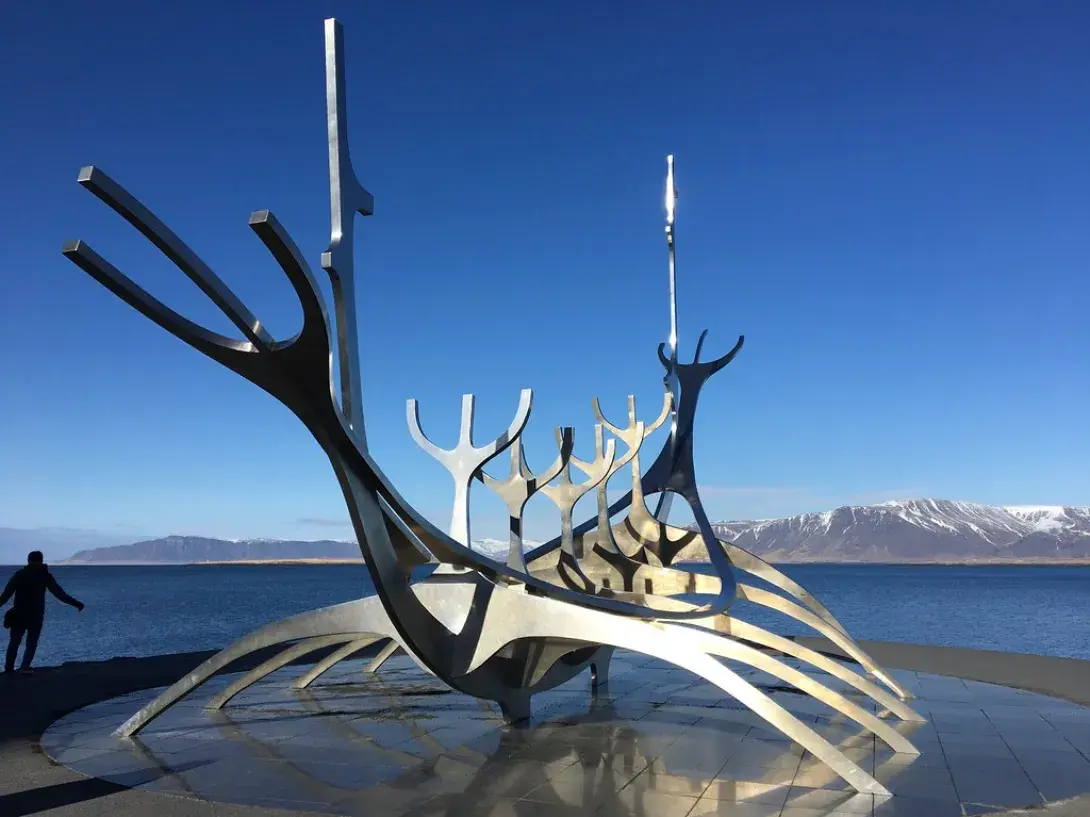 Sun Voyager sculpture, Reykjavik - flickr/morgonmae (CC BY-NC-SA 2.0)