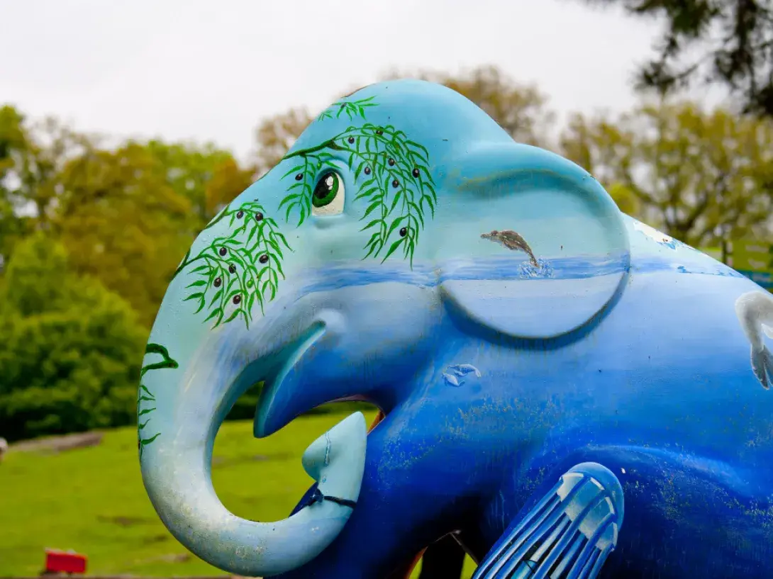Painted elephant sculpture - flickr/mjk23 (CC BY 2.0)