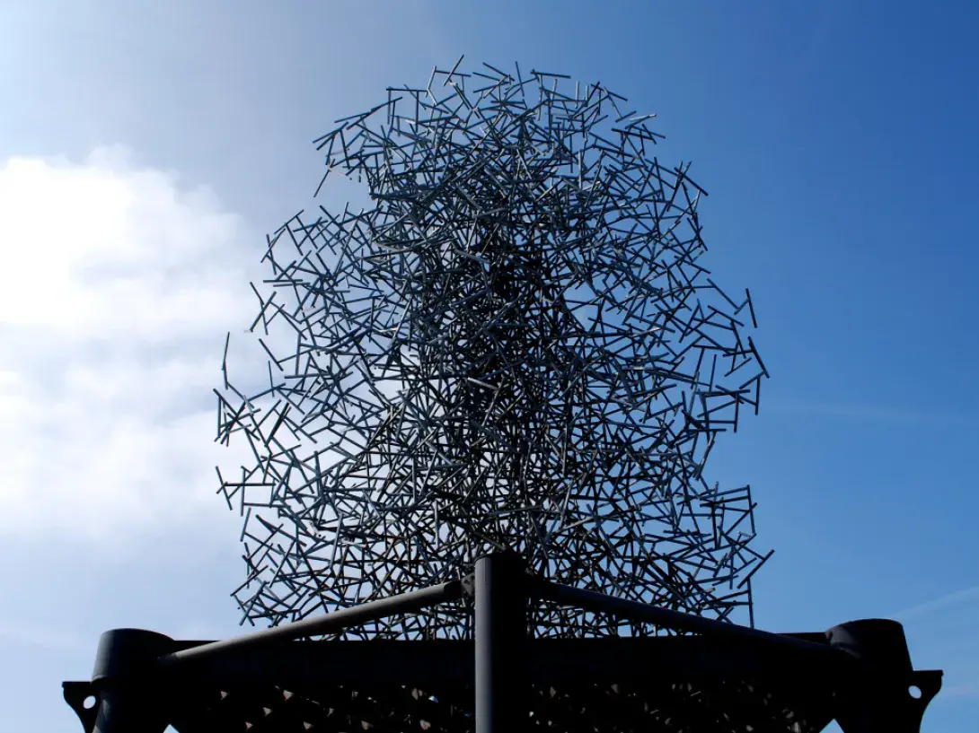Antony Gormley's Quantum Cloud on the Line art trail, London - flickr/just1snap (CC BY-NC-ND 2.0)