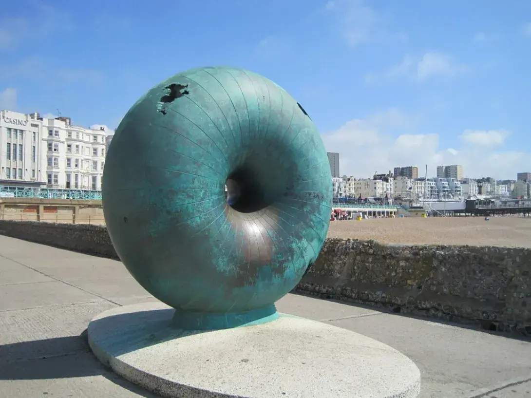 Afloat sculpture, by Hamish Black, Brighton Seafront - geograph.org.uk/Julian P Guffogg (CC BY-SA 2.0)